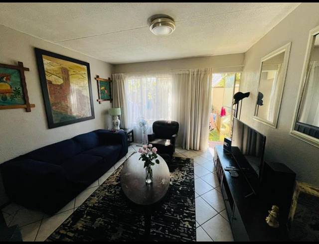 2 BEDROOM APARTMENT FOR SALE IN LAKEFIELD